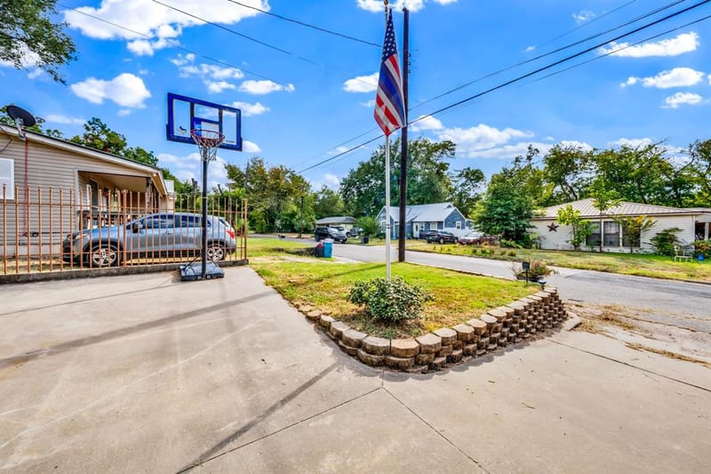 716 Brinker Street, Sulphur Springs TX 75482 - Photo 2
