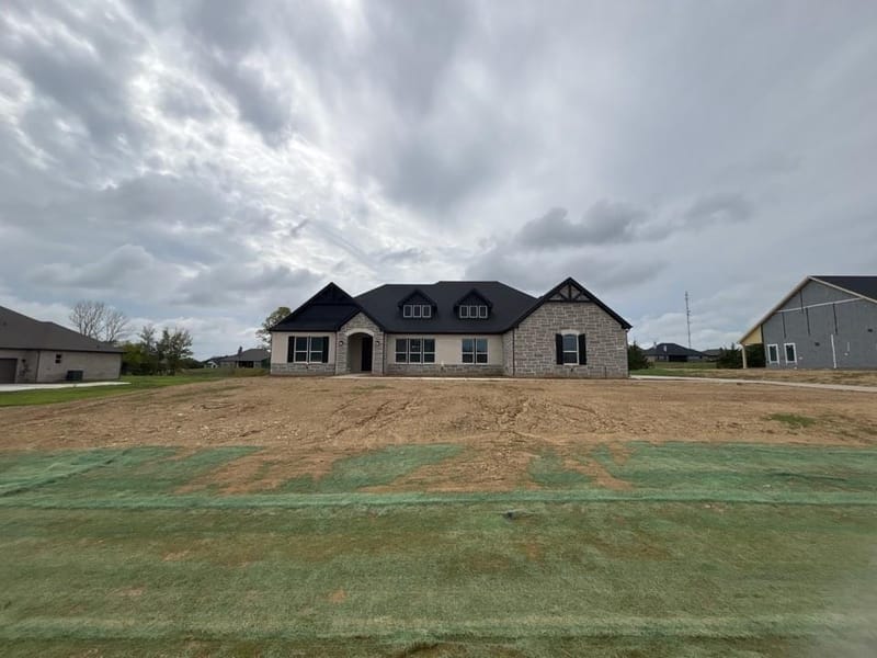 912 Creekview Whites Road, Van Alstyne TX 75495