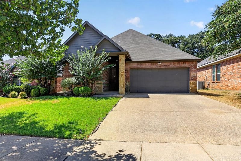 632 Atascosa Avenue, Fort Worth TX 76120 - Photo 2