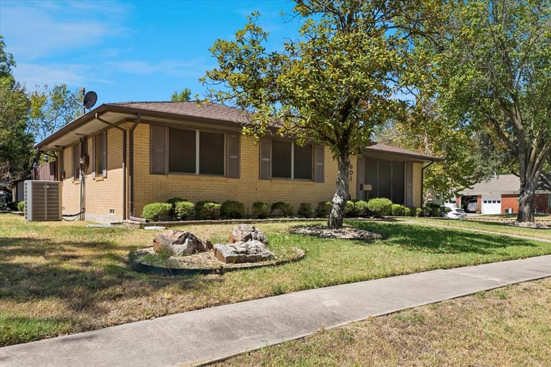 601 Line Drive, Gainesville TX 76240 - Photo 2