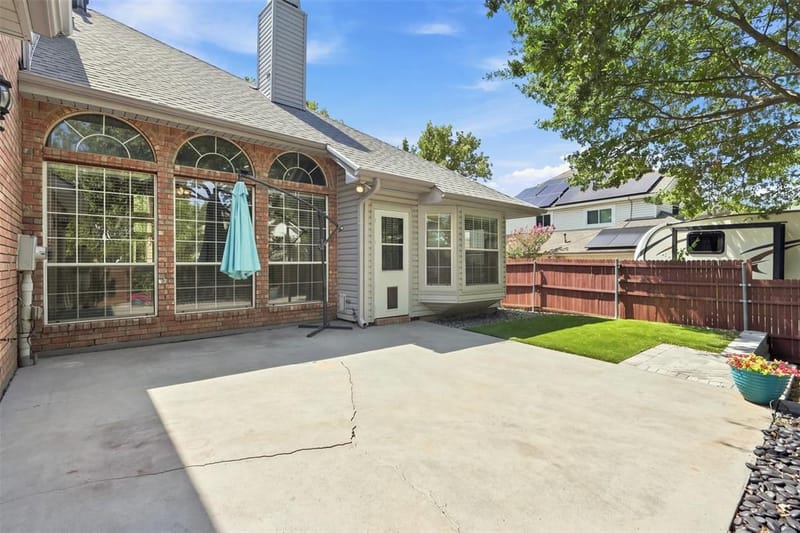 7609 Oak Knoll Drive, North Richland Hills TX 76182 - Photo 32