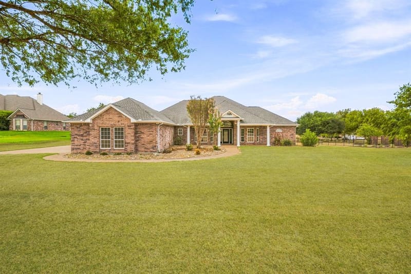 2105 Wood Duck Lane, Granbury TX 76049