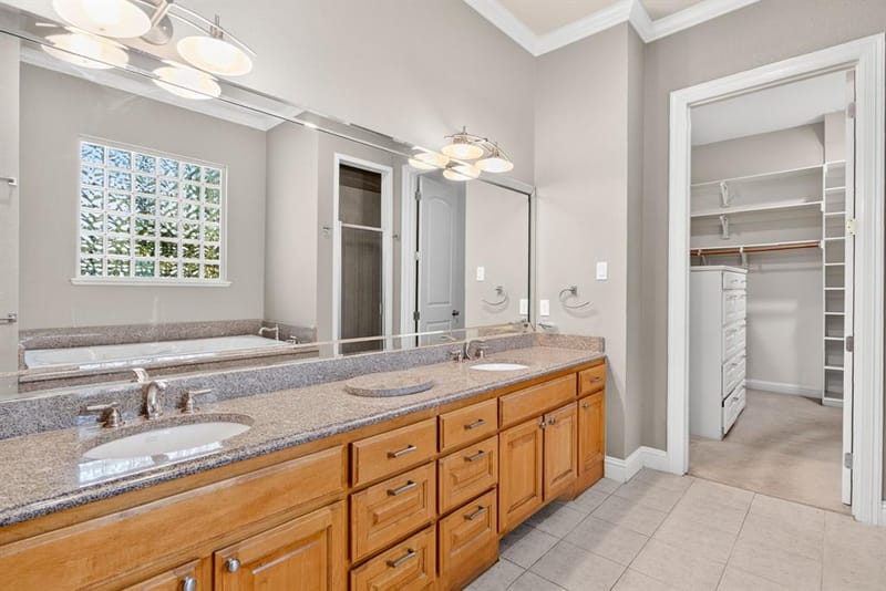 544 Waterchase Drive, Fort Worth TX 76120 - Photo 23