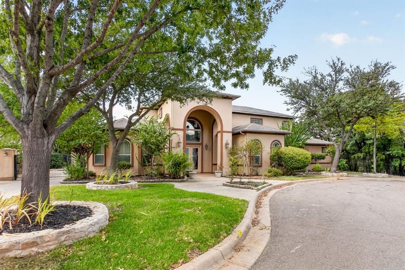 544 Waterchase Drive, Fort Worth TX 76120 - Photo 5