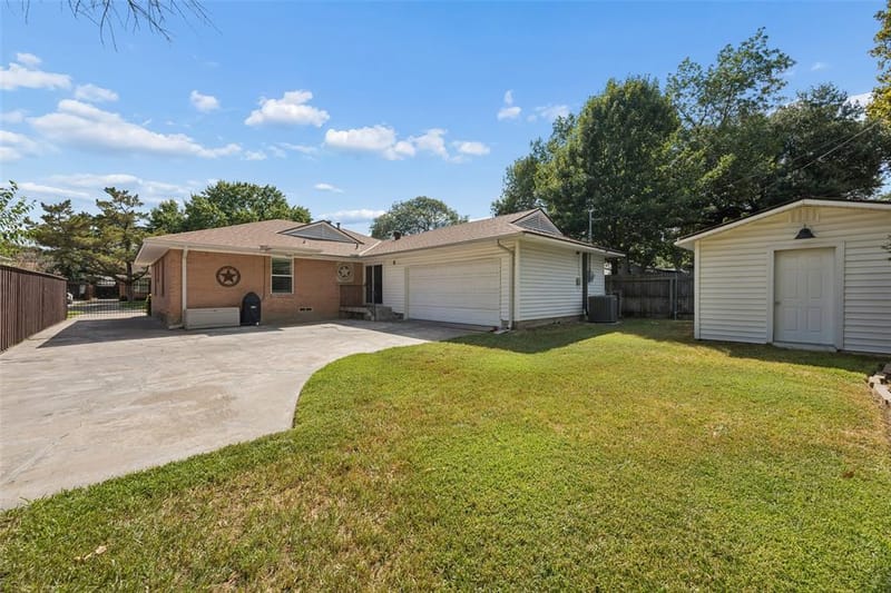 10619 Longmeadow Drive, Dallas TX 75238 - Photo 25