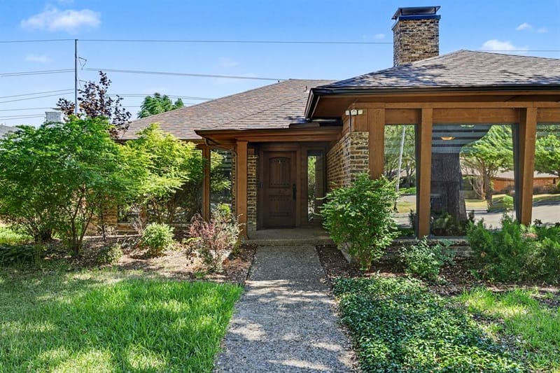 13126 Fall Manor Drive, Dallas TX 75243 - Photo 2