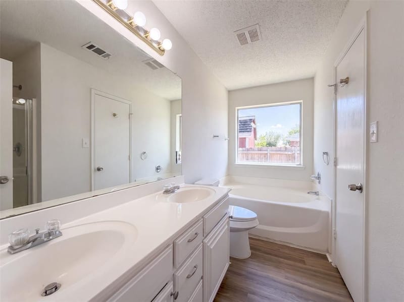 8025 Blue Duck Trail, Arlington TX 76002 - Photo 9