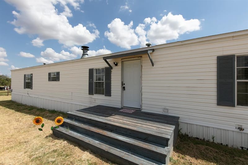 206 Creekview Meadows Court, Springtown TX 76082 - Photo 2