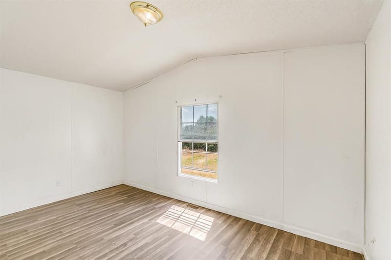 206 Creekview Meadows Court, Springtown TX 76082 - Photo 26