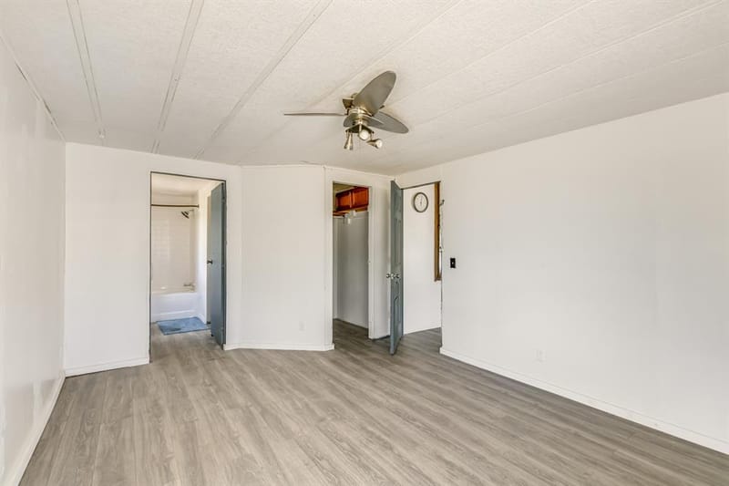 206 Creekview Meadows Court, Springtown TX 76082 - Photo 18