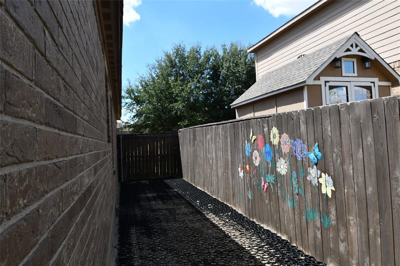 215 Dodge City Trail, Newark TX 76071 - Photo 6