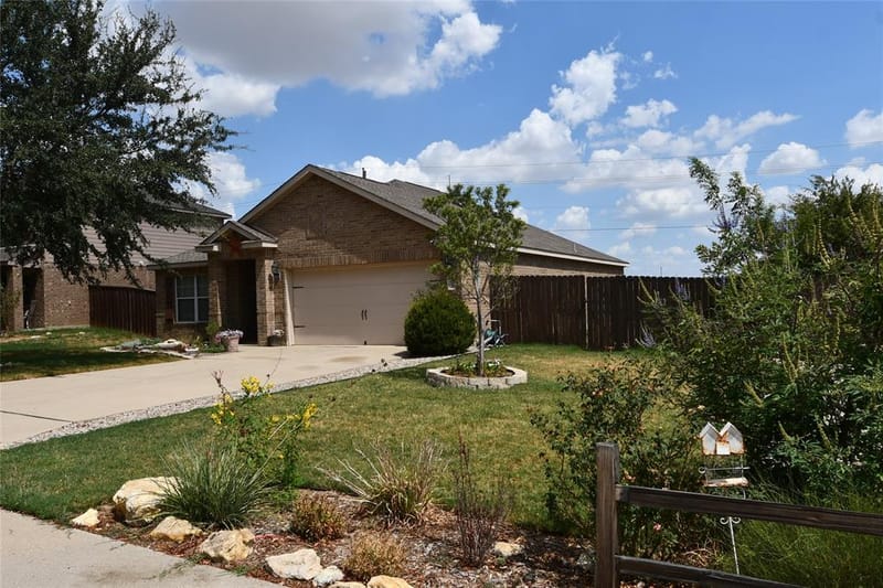 215 Dodge City Trail, Newark TX 76071 - Photo 9