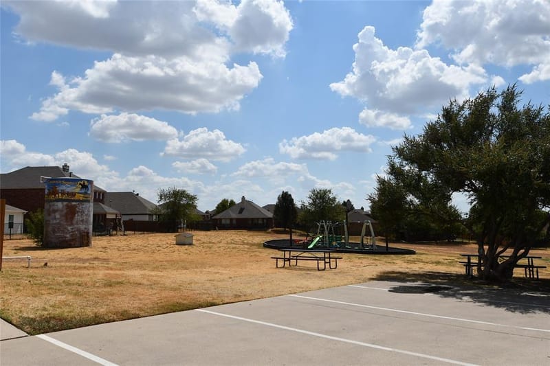 215 Dodge City Trail, Newark TX 76071 - Photo 38