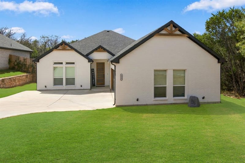 4822 Wichita Street, Granbury TX 76048 - Photo 2