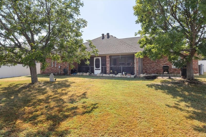 612 Parker Lane, Granbury TX 76048 - Photo 23