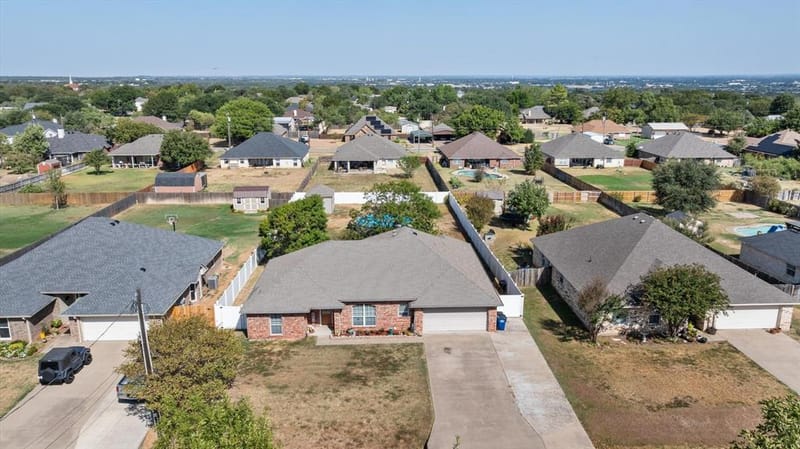612 Parker Lane, Granbury TX 76048 - Photo 32