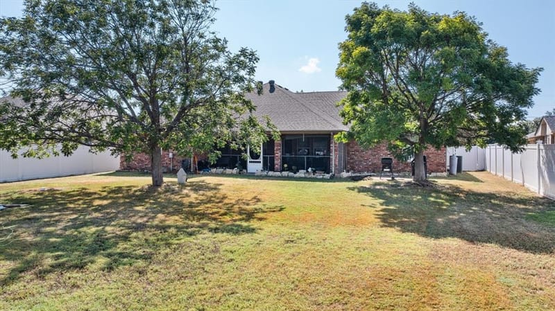 612 Parker Lane, Granbury TX 76048 - Photo 31