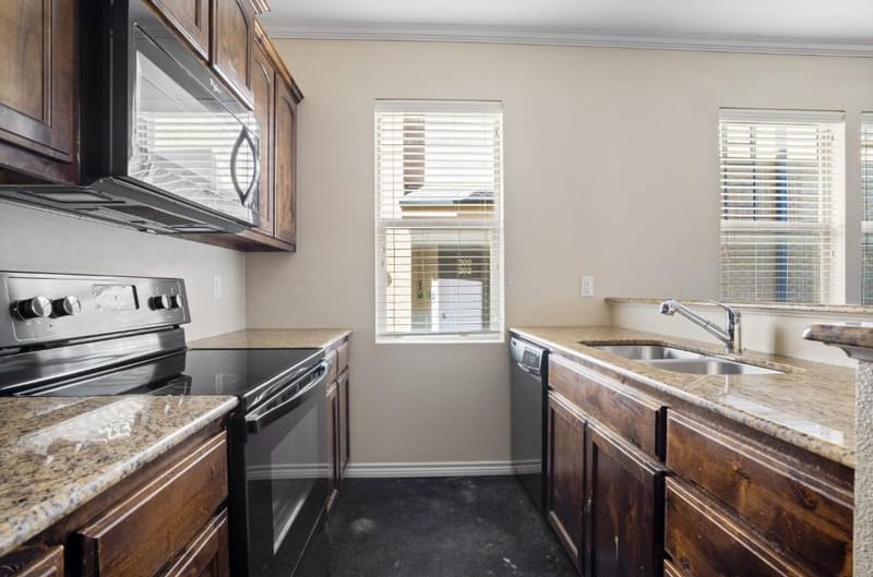 104 College Avenue, Fort Worth TX 76104 - Photo 8