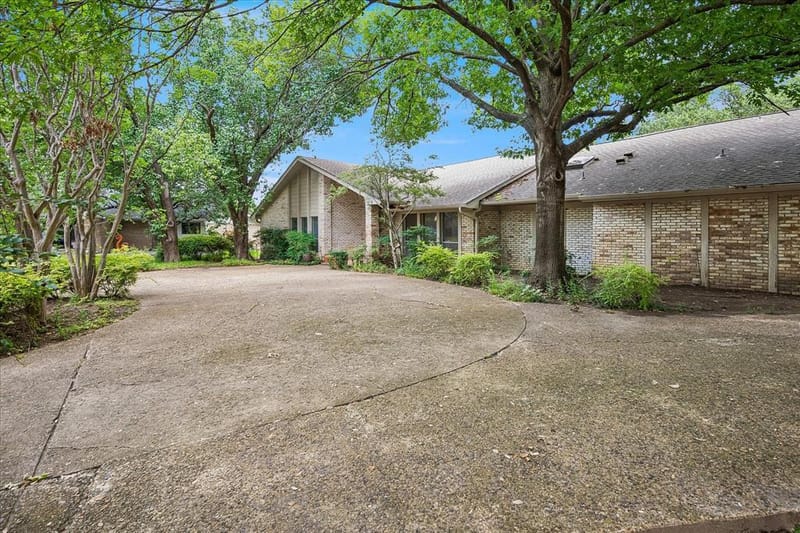 6940 Wildglen Drive, Dallas TX 75230 - Photo 16