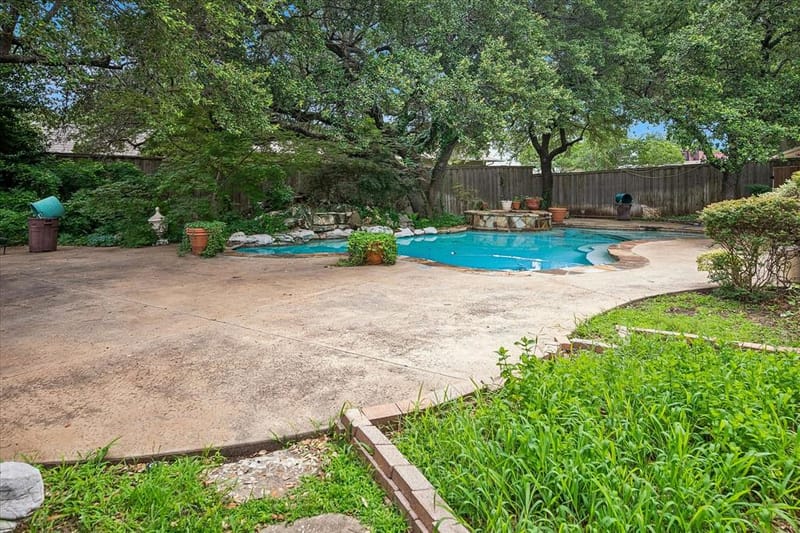6940 Wildglen Drive, Dallas TX 75230 - Photo 10