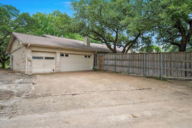 6940 Wildglen Drive, Dallas TX 75230 - Photo 14