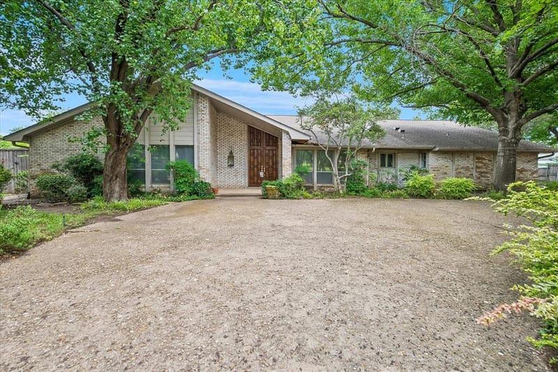 6940 Wildglen Drive, Dallas TX 75230 - Photo 15