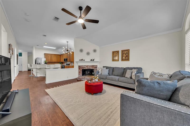 8102 Mansanillo Court, Arlington TX 76002 - Photo 13