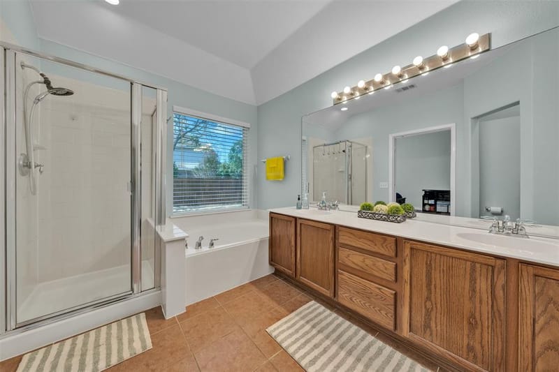 8102 Mansanillo Court, Arlington TX 76002 - Photo 18