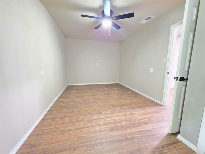 424 E Ellen Avenue, Hurst TX 76053 - Photo 17