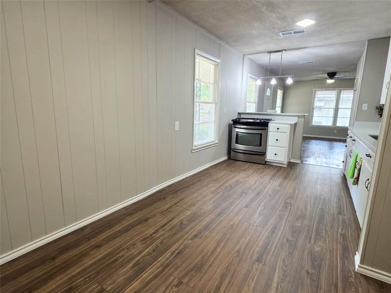 424 E Ellen Avenue, Hurst TX 76053 - Photo 7