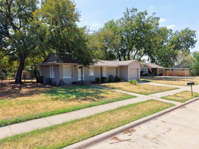424 E Ellen Avenue, Hurst TX 76053 - Photo 18