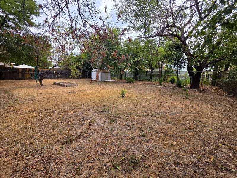 424 E Ellen Avenue, Hurst TX 76053 - Photo 21