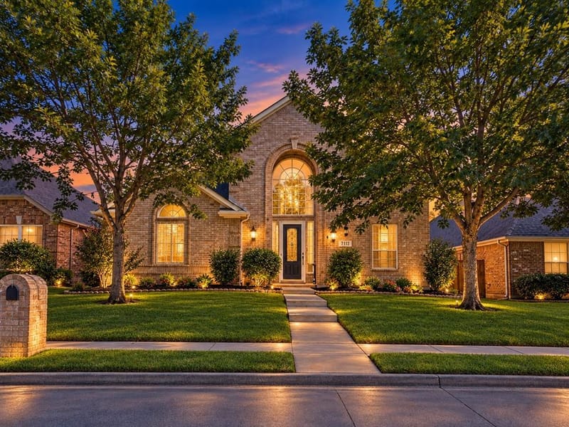7112 Bryce Canyon Drive, McKinney TX 75072 - Photo 2