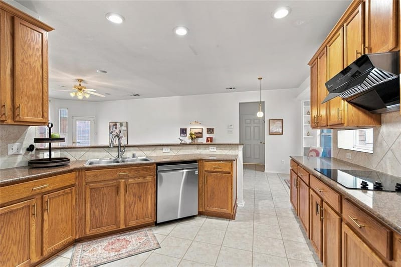 7112 Bryce Canyon Drive, McKinney TX 75072 - Photo 11