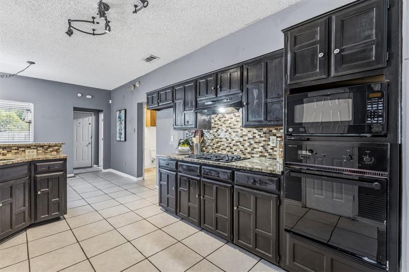 2324 Boardwalk Drive, Mesquite TX 75181 - Photo 7