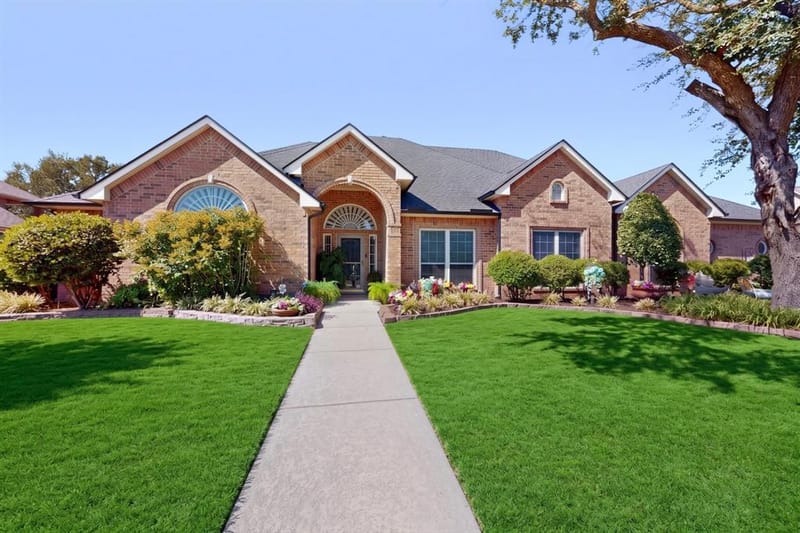 2505 Inverrary Drive, Ennis TX 75119