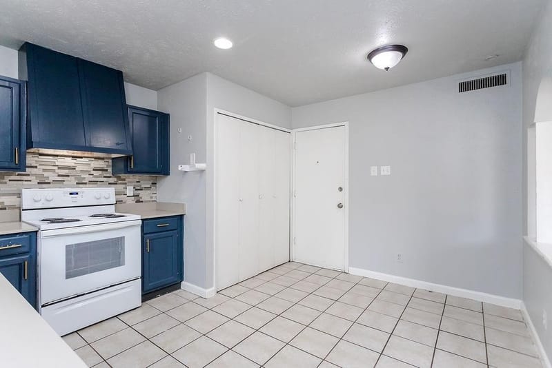 2633 Santa Anna Drive, Grand Prairie TX 75052 - Photo 10