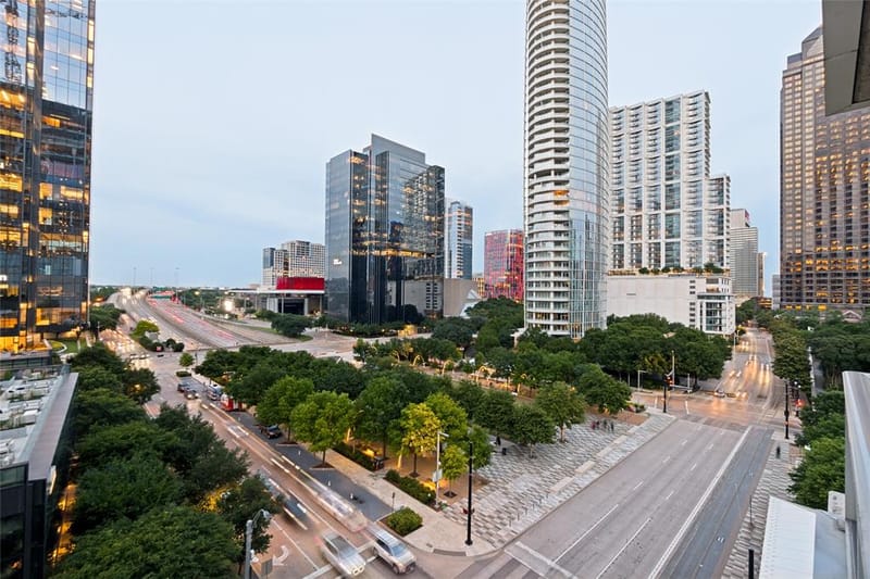 2025 Woodall Rodgers Freeway # 23, Dallas TX 75201