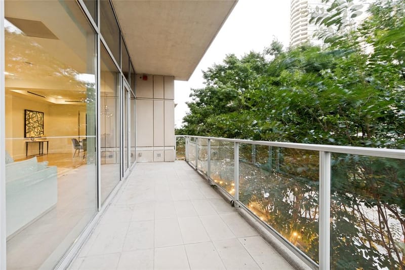 2025 Woodall Rodgers Freeway # 23, Dallas TX 75201 - Photo 35