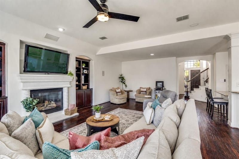400 S Hampton Court, Lewisville TX 75056 - Photo 6