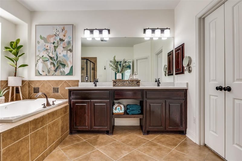 400 S Hampton Court, Lewisville TX 75056 - Photo 14