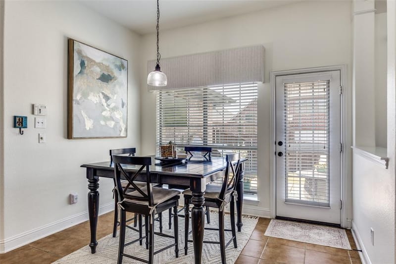400 S Hampton Court, Lewisville TX 75056 - Photo 11