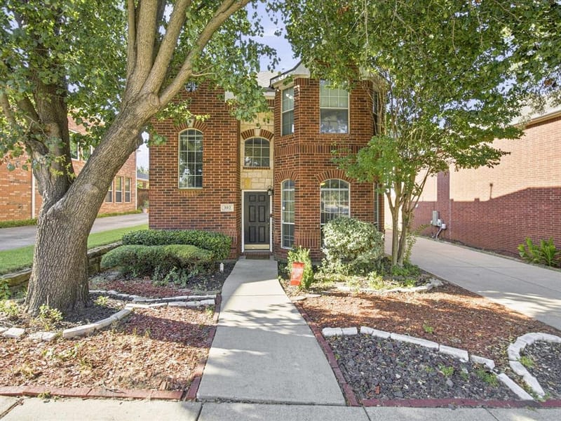 302 Republic Lane, Euless TX 76040
