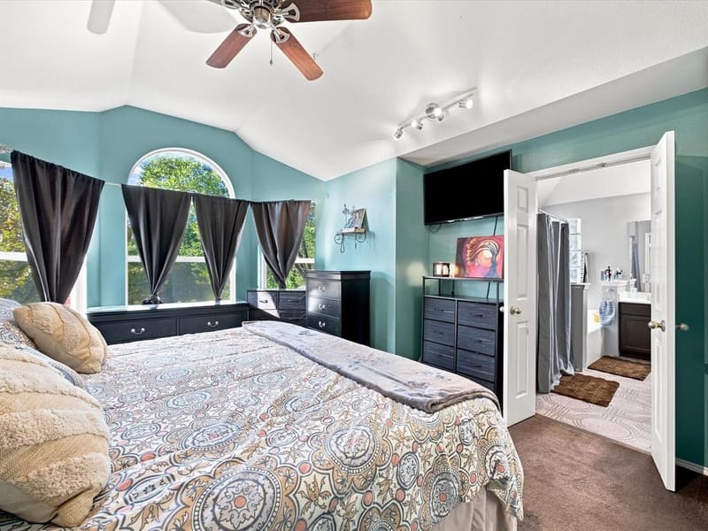 302 Republic Lane, Euless TX 76040 - Photo 5