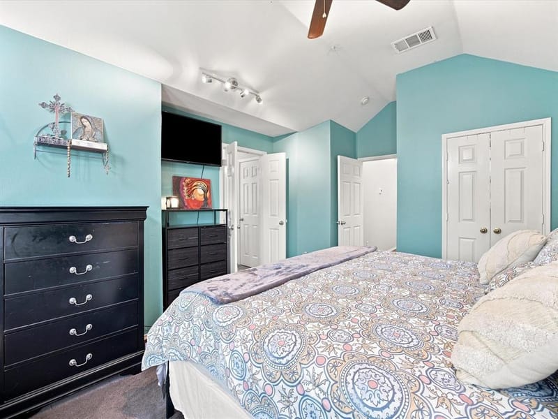 302 Republic Lane, Euless TX 76040 - Photo 9
