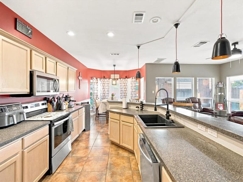 302 Republic Lane, Euless TX 76040 - Photo 24