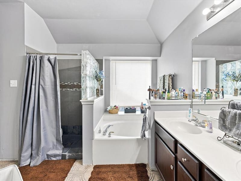 302 Republic Lane, Euless TX 76040 - Photo 8