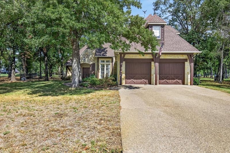 257 Saint Andrews Drive E, Mabank TX 75156 - Photo 2
