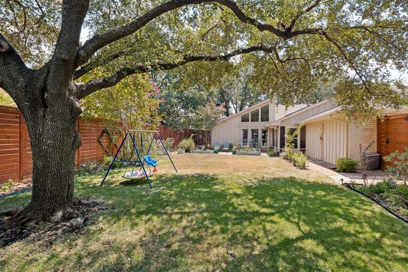 16916 Old Pond Drive, Dallas TX 75248 - Photo 25
