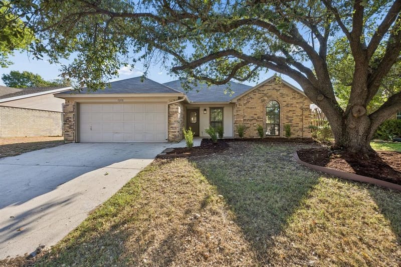 7208 Meadowbrook Drive, Watauga TX 76148
